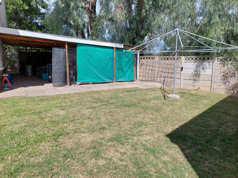 5 Bedroom Property for Sale in Oudtshoorn South Western Cape